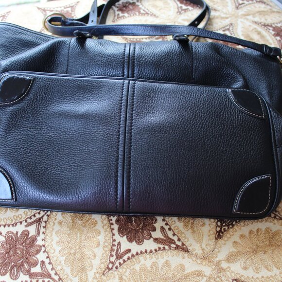 Cole Haan Pebbled Leather Large Bag Black w/Brushed Gold Hardware Lots of ROOM! - Picture 4 of 16